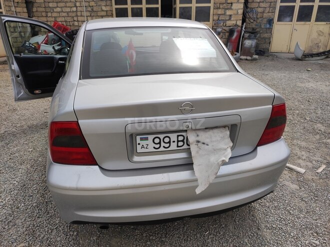 Opel Vectra 1999, 335,000 km - 2.0 l - Gəncə