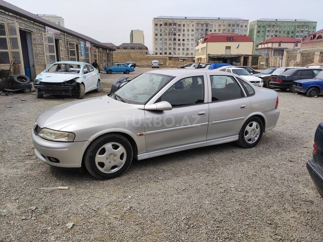 Opel Vectra 1999, 335,000 km - 2.0 l - Gəncə