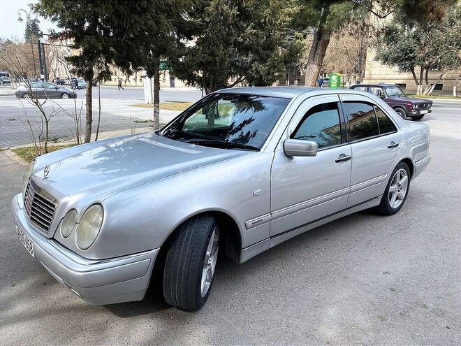 Mercedes E 230 1995, 425,704 km - 2.3 л - Sumqayıt