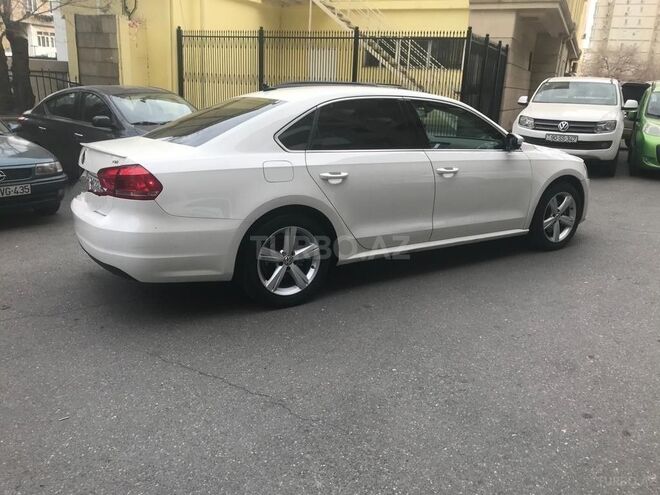 Volkswagen Passat 2015, 158,235 km - 1.8 l - Bakı