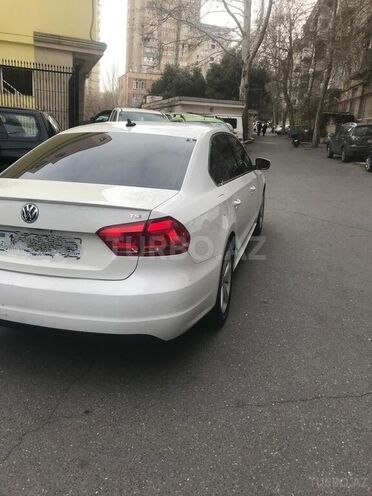 Volkswagen Passat 2015, 158,235 km - 1.8 l - Bakı