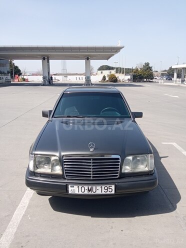 Mercedes E 200 1993, 236,459 km - 2.0 l - Bakı
