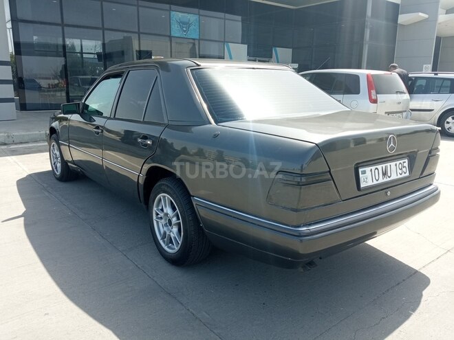 Mercedes E 200 1993, 236,459 km - 2.0 l - Bakı