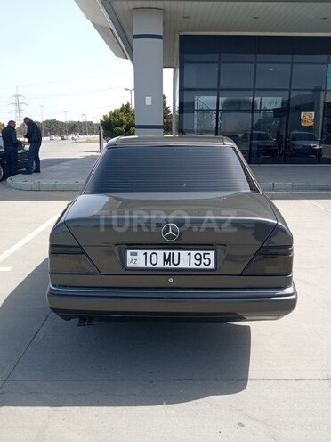 Mercedes E 200 1993, 236,459 km - 2.0 l - Bakı