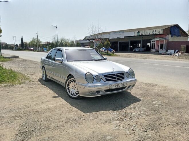 Mercedes E 240 2001, 250,000 km - 2.6 л - Masallı