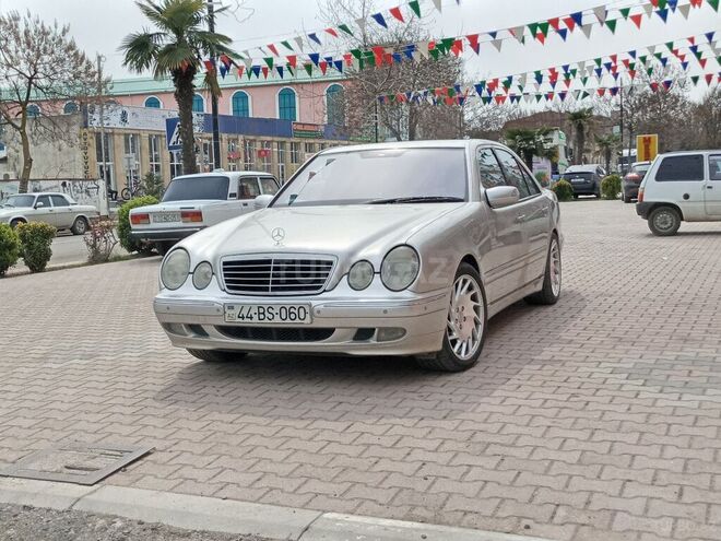 Mercedes E 240 2001, 250,000 km - 2.6 л - Masallı