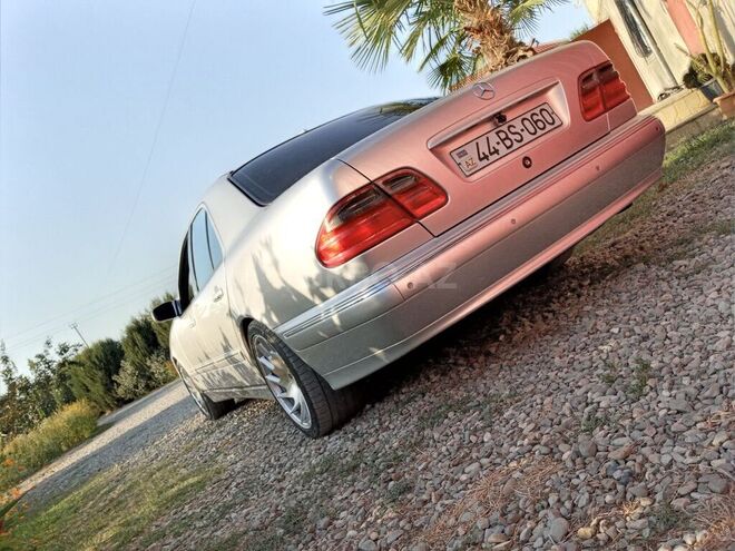 Mercedes E 240 2001, 250,000 km - 2.6 л - Masallı