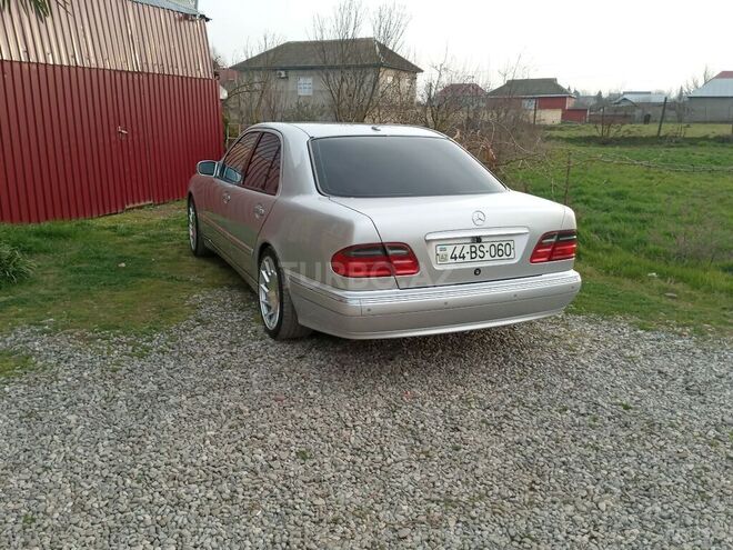 Mercedes E 240 2001, 250,000 km - 2.6 л - Masallı