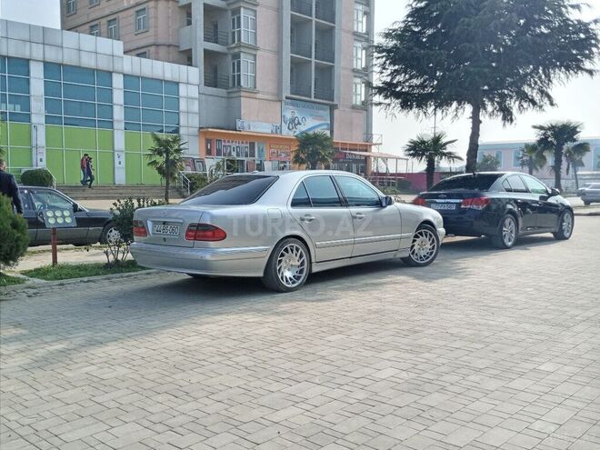 Mercedes E 240 2001, 250,000 km - 2.6 л - Masallı