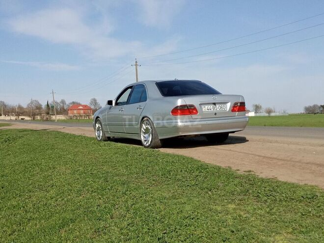 Mercedes E 240 2001, 250,000 km - 2.6 л - Masallı