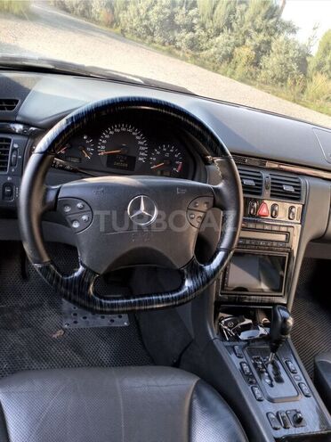 Mercedes E 240 2001, 250,000 km - 2.6 л - Masallı