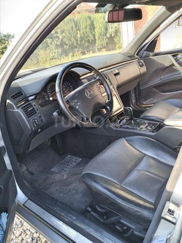 Mercedes E 240 2001, 250,000 km - 2.6 л - Masallı