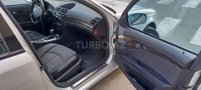Mercedes E 320 2004, 319,000 km - 3.2 l - Bakı