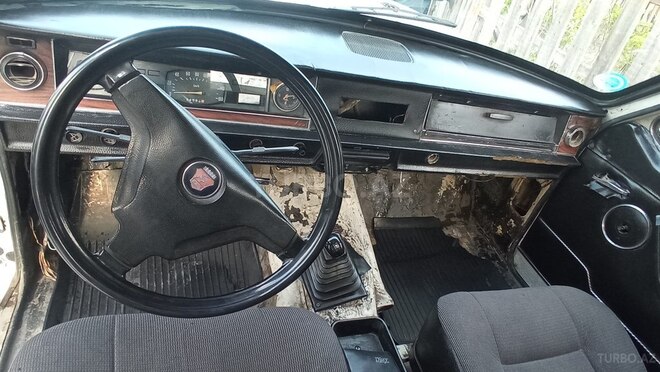 GAZ 24 1981, 225,000 km - 2.5 l - Zaqatala