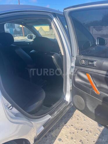 Volkswagen Passat 2004, 298,000 km - 1.8 л - Neftçala