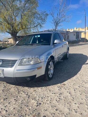 Volkswagen Passat 2004, 298,000 km - 1.8 л - Neftçala