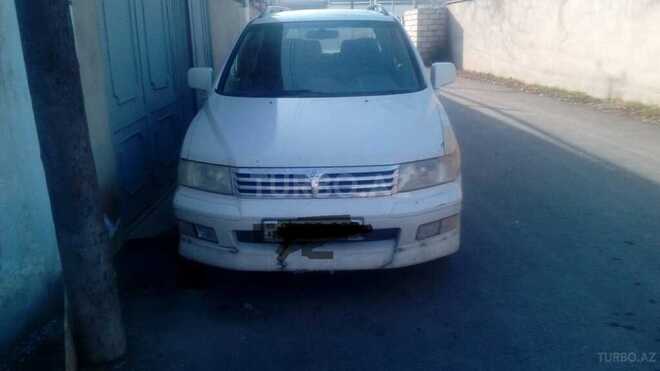 Mitsubishi Chariot 2001, 193,000 km - 2.4 л - Qusar