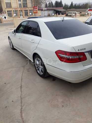 Mercedes E 220 2011, 210,000 km - 2.2 л - Qazax