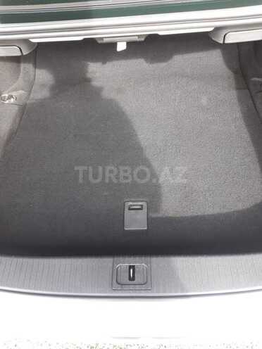 Mercedes E 220 2011, 210,000 km - 2.2 л - Qazax