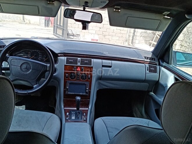 Mercedes E 230 1995, 358,898 km - 2.3 l - Bakı