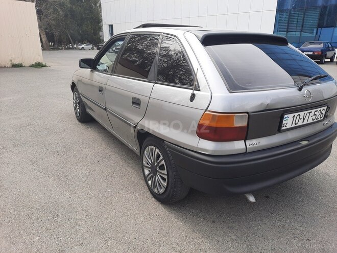 Opel Astra 1995, 250,000 km - 1.6 l - Mingəçevir