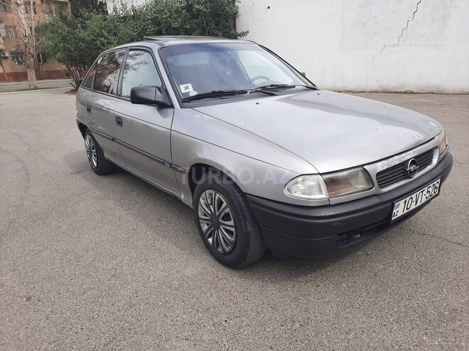 Opel Astra 1995, 250,000 km - 1.6 l - Mingəçevir