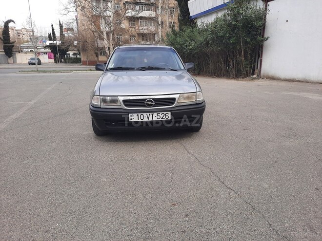 Opel Astra 1995, 250,000 km - 1.6 l - Mingəçevir