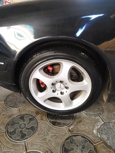 Mercedes E 320 2001, 312,000 km - 3.2 l - Masallı
