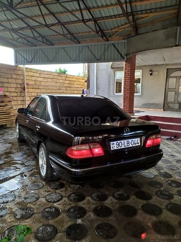 Mercedes E 320 2001, 312,000 km - 3.2 l - Masallı