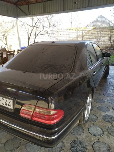 Mercedes E 320 2001, 312,000 km - 3.2 l - Masallı