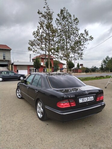 Mercedes E 320 2001, 312,000 km - 3.2 l - Masallı
