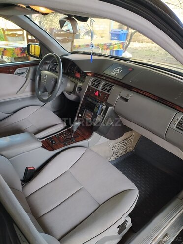 Mercedes E 320 2001, 312,000 km - 3.2 l - Masallı