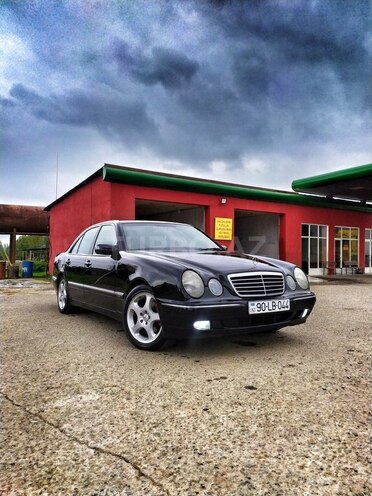 Mercedes E 320 2001, 312,000 km - 3.2 l - Masallı