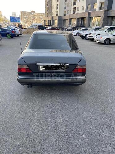 Mercedes E 300 1993, 333,000 km - 3.0 l - Bakı