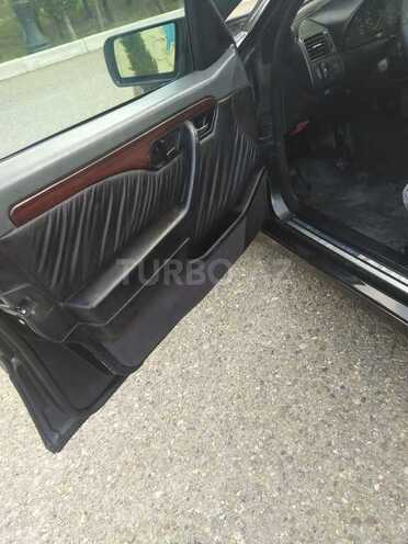 Mercedes E 280 1995, 358,000 km - 2.8 l - Gəncə