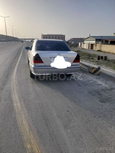 Mercedes C 200 1998, 282,000 km - 2.0 l - Bakı