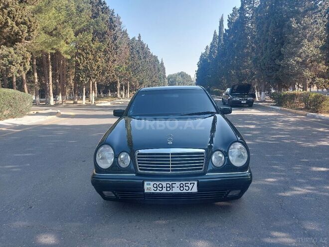 Mercedes E 240 1999, 211,000 km - 2.4 l - Sumqayıt