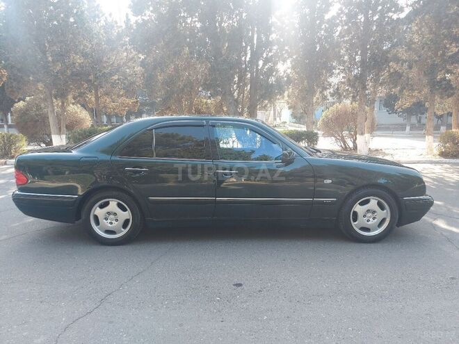Mercedes E 240 1999, 211,000 km - 2.4 l - Sumqayıt