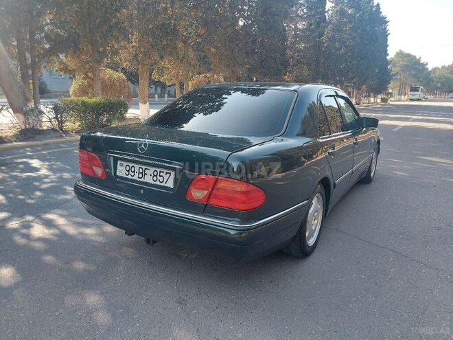 Mercedes E 240 1999, 211,000 km - 2.4 l - Sumqayıt