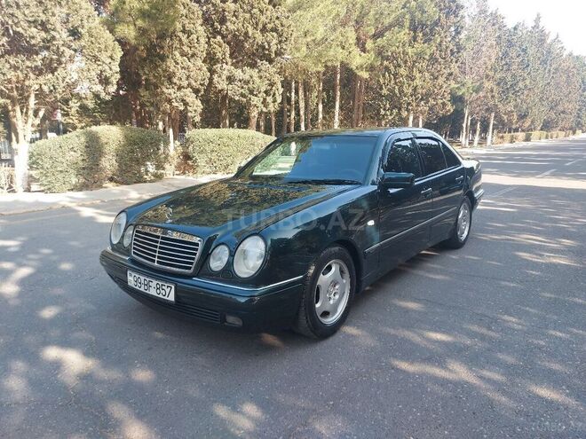 Mercedes E 240 1999, 211,000 km - 2.4 l - Sumqayıt