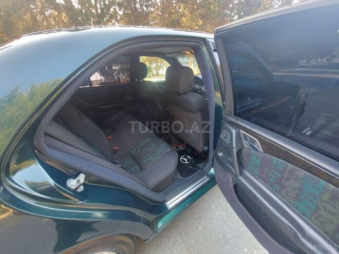Mercedes E 240 1999, 211,000 km - 2.4 l - Sumqayıt