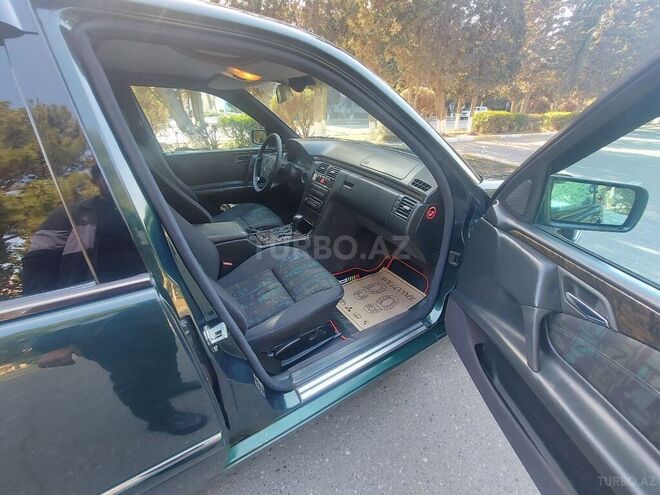 Mercedes E 240 1999, 211,000 km - 2.4 l - Sumqayıt