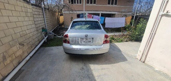 Volkswagen Passat 2000, 300,000 km - 2.0 l - Sabirabad