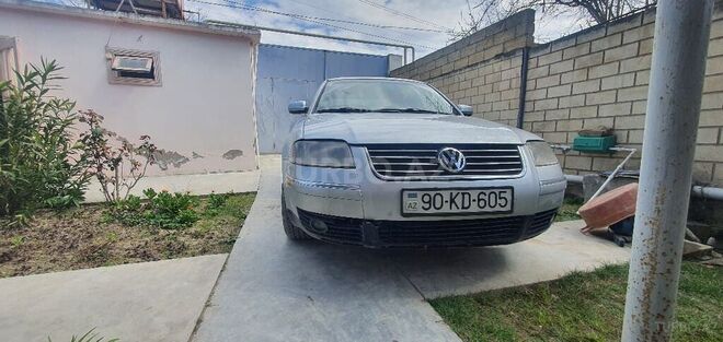 Volkswagen Passat 2000, 300,000 km - 2.0 l - Sabirabad