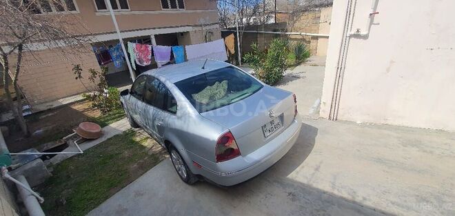 Volkswagen Passat 2000, 300,000 km - 2.0 l - Sabirabad
