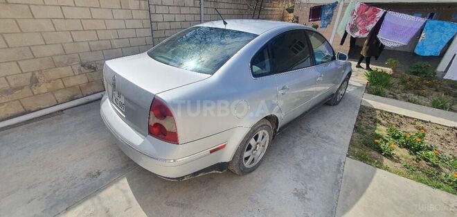 Volkswagen Passat 2000, 300,000 km - 2.0 l - Sabirabad