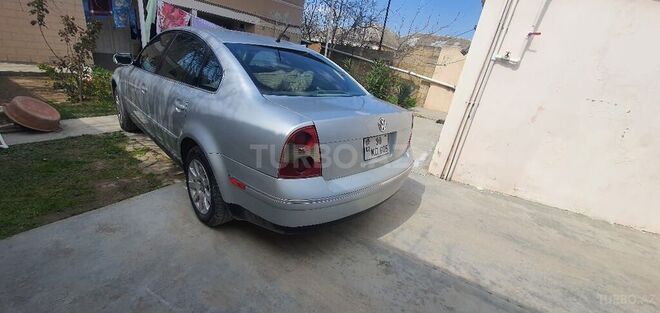 Volkswagen Passat 2000, 300,000 km - 2.0 l - Sabirabad