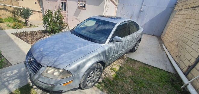 Volkswagen Passat 2000, 300,000 km - 2.0 l - Sabirabad