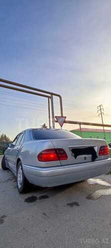 Mercedes E 200 1997, 355,600 km - 2.0 l - Bakı