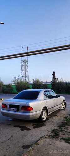 Mercedes E 200 1997, 355,600 km - 2.0 l - Bakı